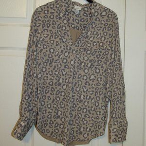 A New Day XS V-Neck Cheetah Print Button Up Blouse w/Knit Back